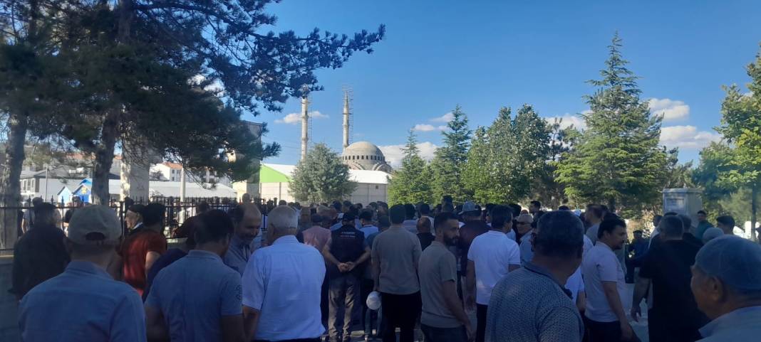 Cevdet Meral son yolculuğuna uğurlandı 5