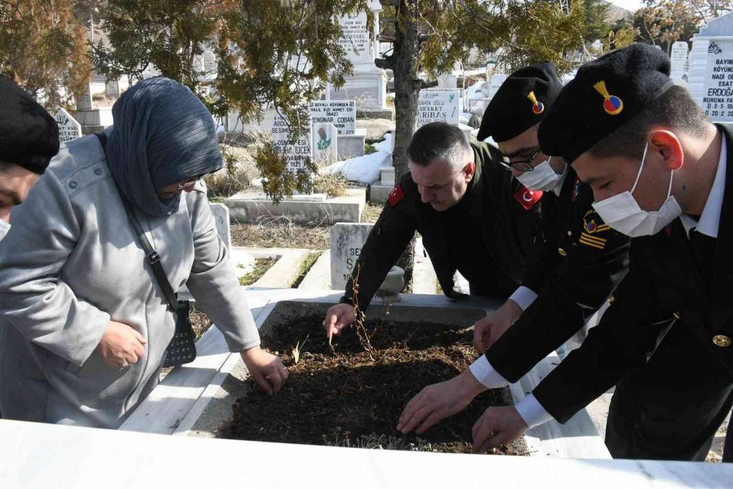 Aksaraylı Astsubay Çavuş Memiş Arıbaş PKK terörüne verilen ilk iki şehitten biri oldu 4