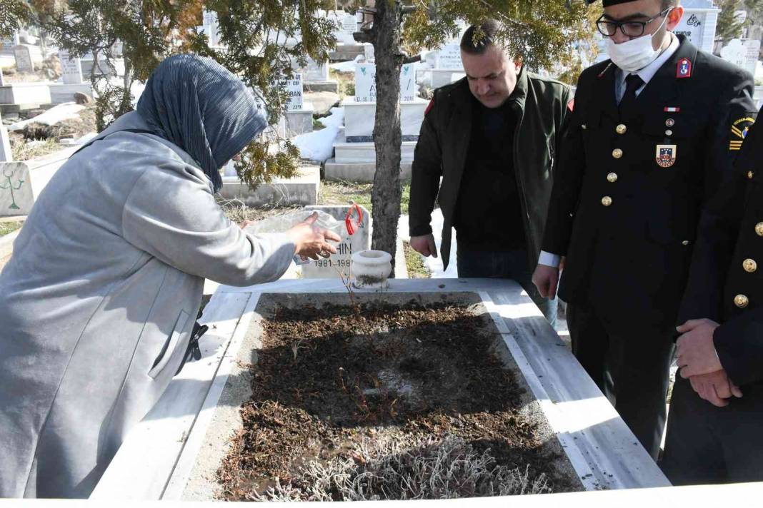 Aksaraylı Astsubay Çavuş Memiş Arıbaş PKK terörüne verilen ilk iki şehitten biri oldu 6