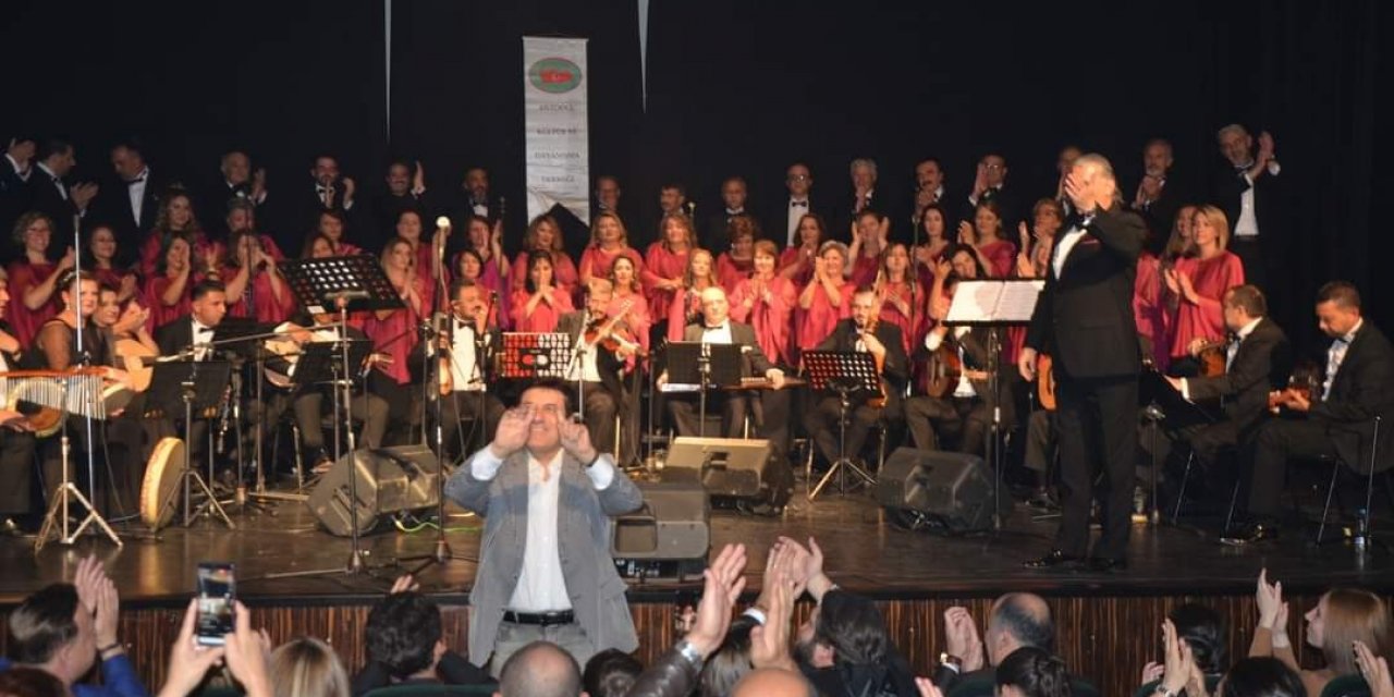 Eskişehir’de ünlü sanatçı Coşkun Sabah’ın konserine yoğun ilgi