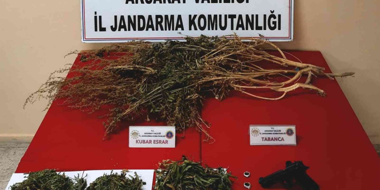 Jandarmanın operasyonunda uyuşturucu ve tabanca ele geçirildi