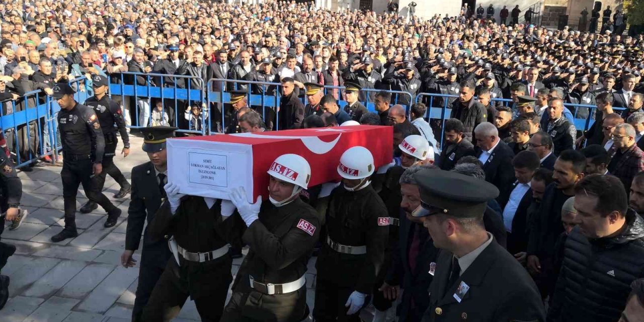 Pençe-Kilit şehidi Akçağlayan dualarla son yolculuğuna uğurlandı