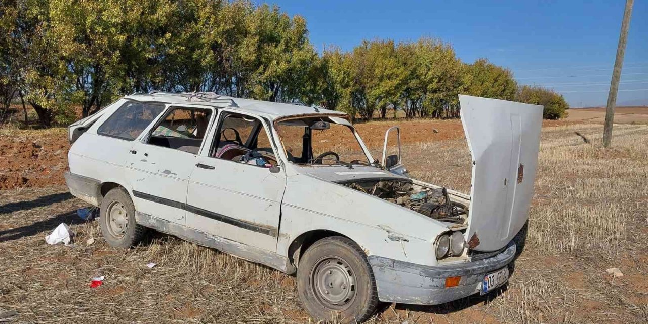 Kontrolden çıkan otomobil araziye devrildi: 5 yaralı