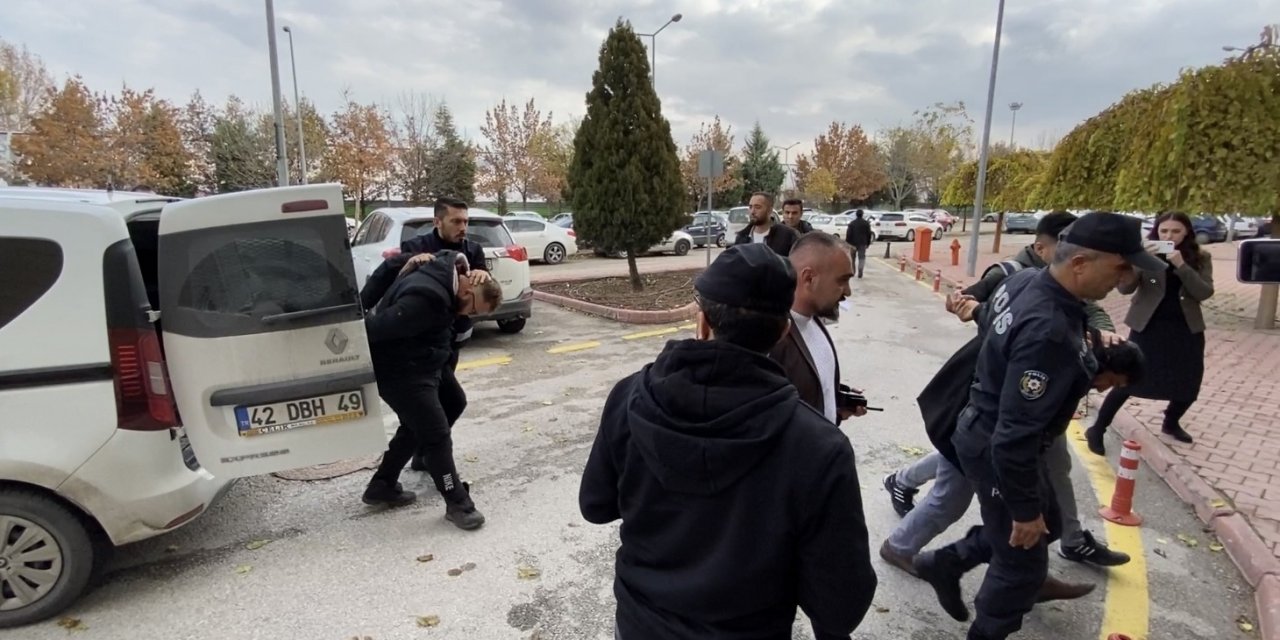 Konya’da hayvana eziyet eden şüpheliler tutuklandı