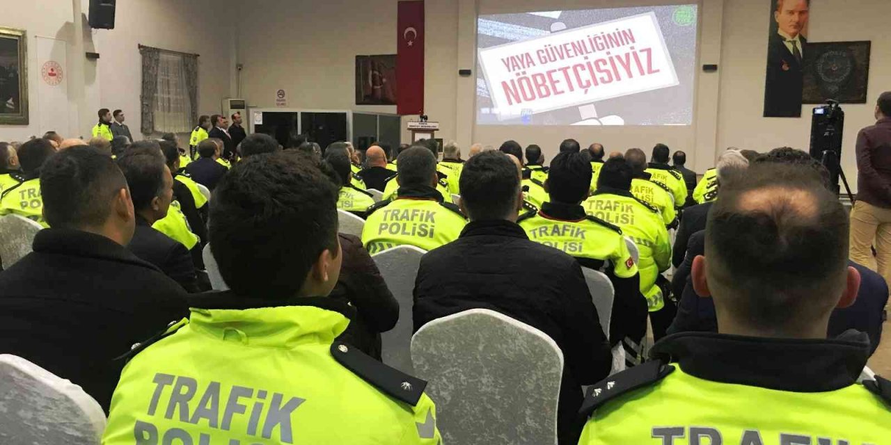 "Trafik Birim Amirleri Bölge Değerlendirme Toplantısı" Konya’da yapıldı