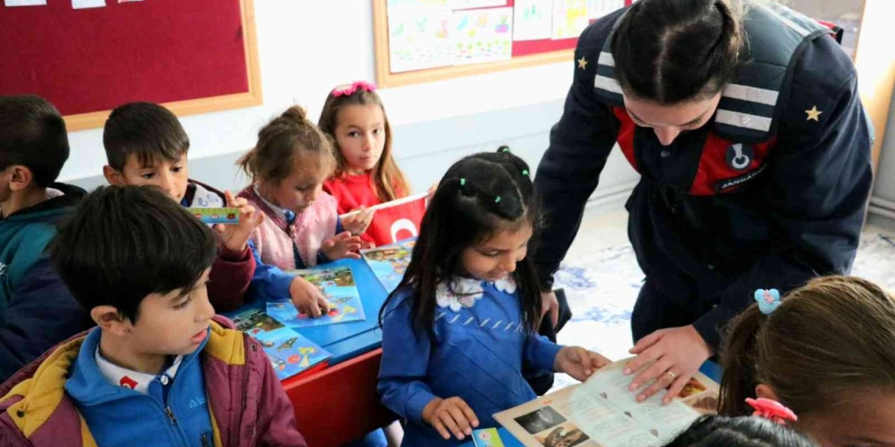 Jandarmadan öğrencilere trafik eğitimi