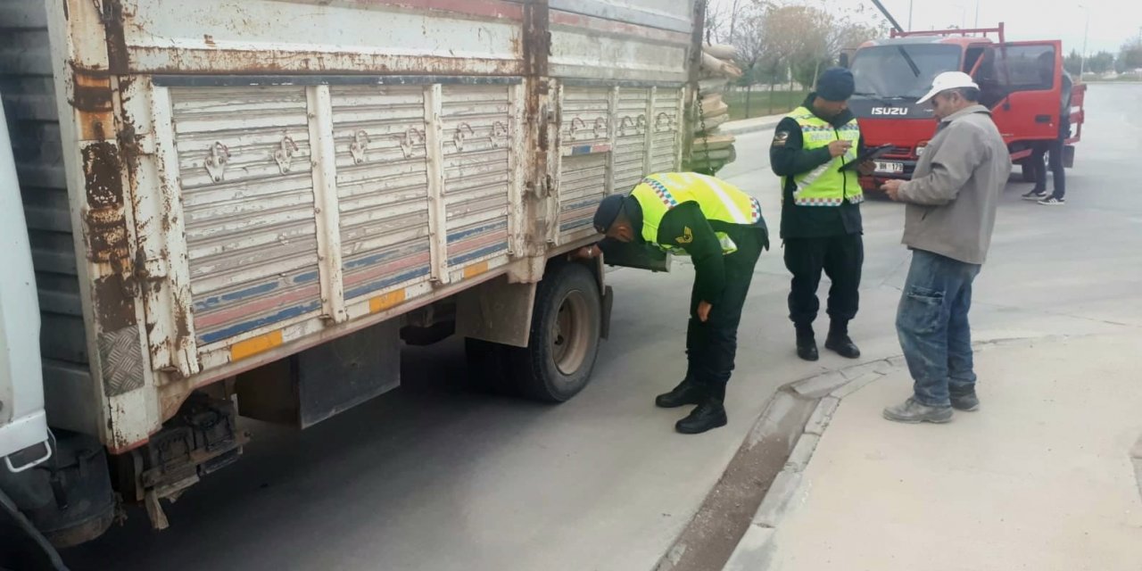 Aksaray’da jandarmadan kış lastiği uygulaması