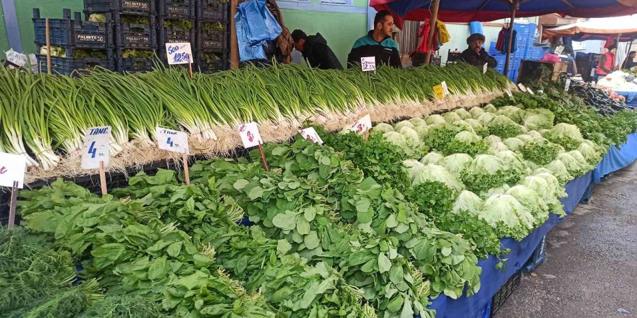 Semt pazarları marketlere göre neredeyse yarı yarıya ucuz