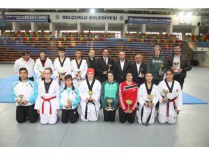 Selçuklu’da Başarılı Sporculara Ödül