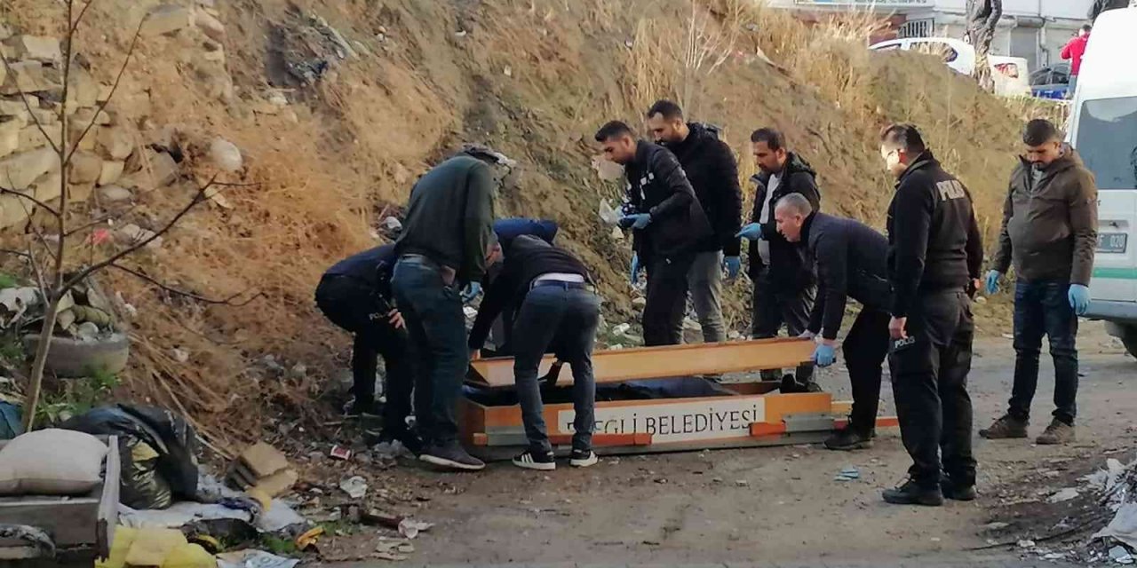 Konya’da 1 kişi yol kenarında ölü olarak bulundu