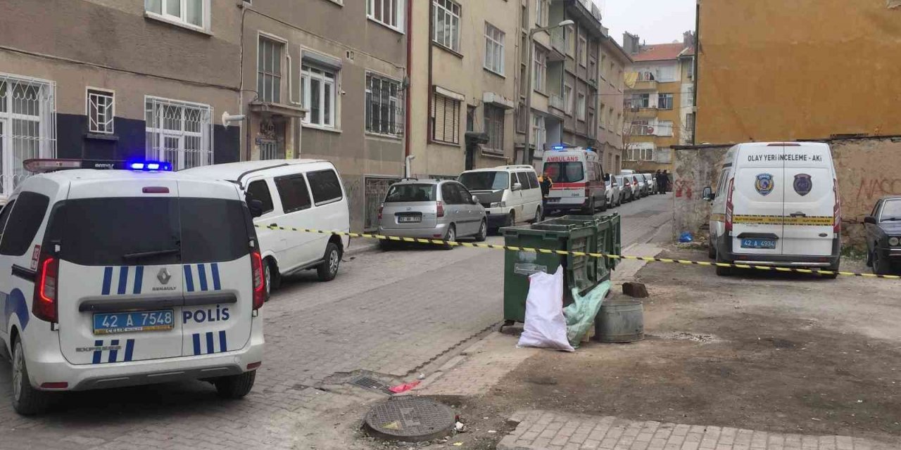 Konya’da cinnet geçirerek kızlarını öldüren baba polise teslim oldu