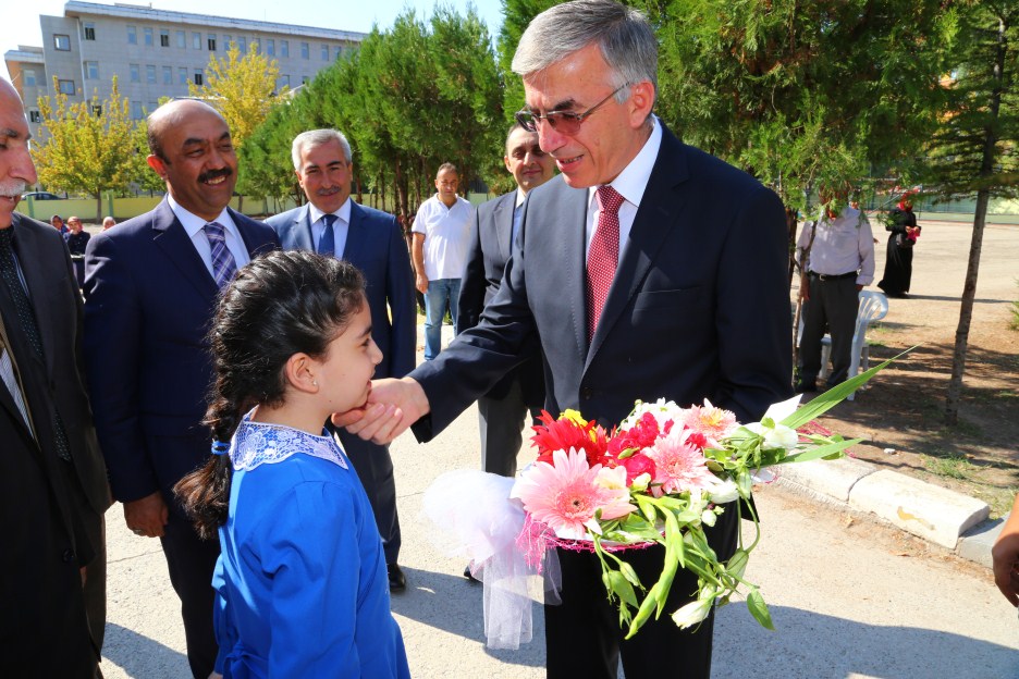 Aksaray Valisi Ataklı'dan 23 Nisan Mesajı