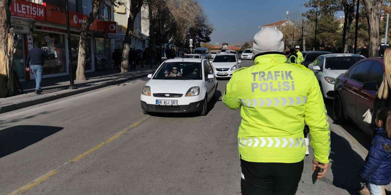 Aksaray’da trafikteki yılbaşı yoğunluğu kontrol altında