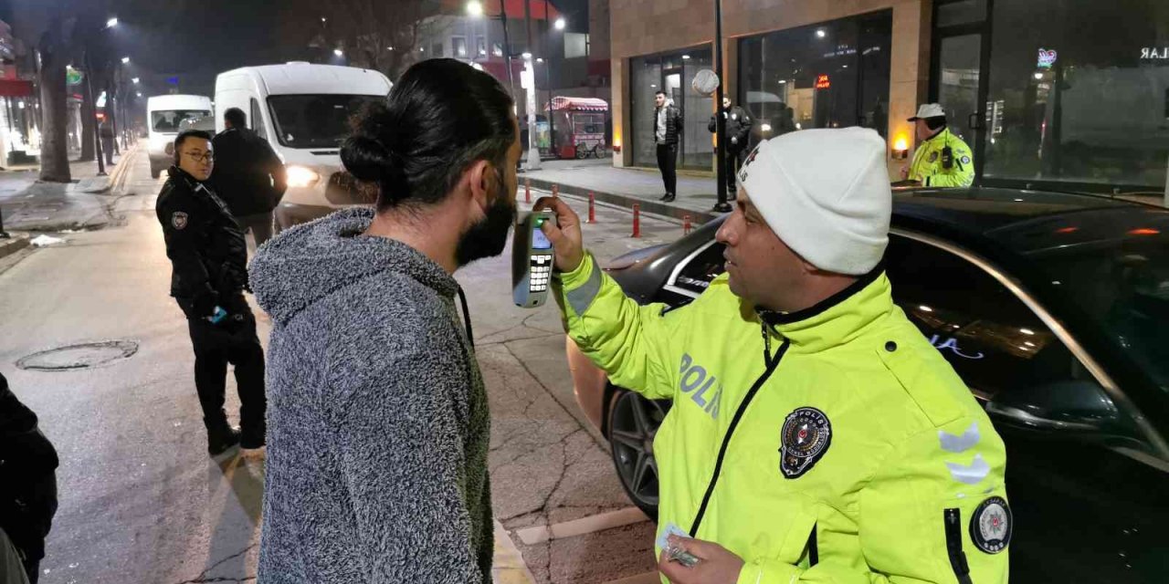 Ehliyetsiz ve alkollü sürücünün polislere söylediği sözler pes dedirtti