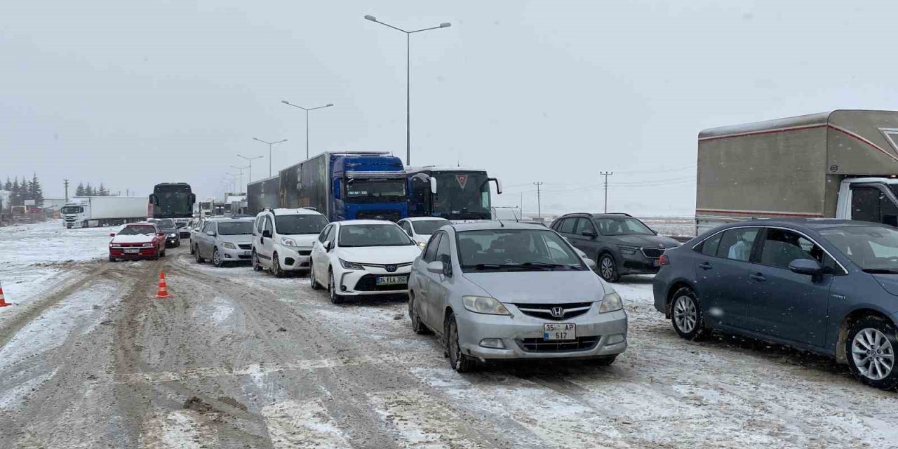 Konya-Kulu karayolu trafiğe kapatıldı