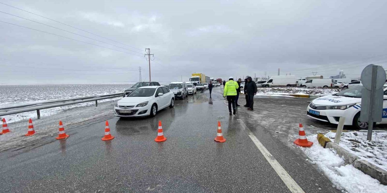 Aksaray-Konya yolu trafiğe kapatıldı