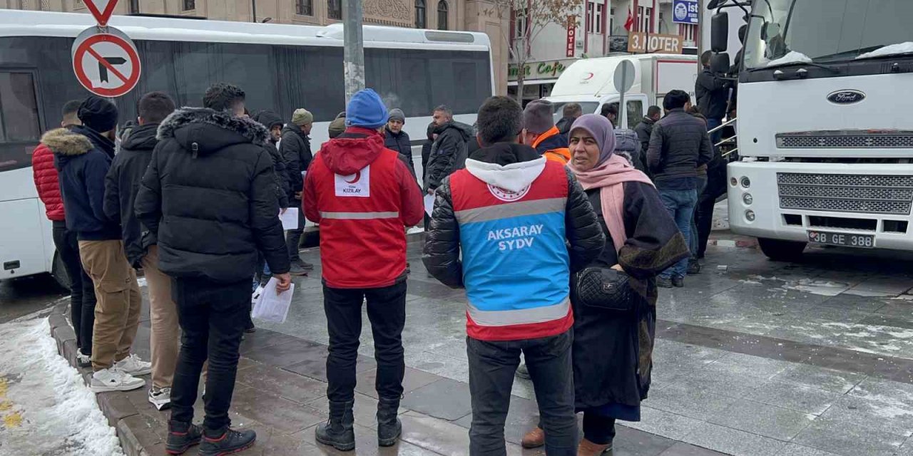 Aksaray’da deprem bölgesine kan bağışı ve yardım seferberliği