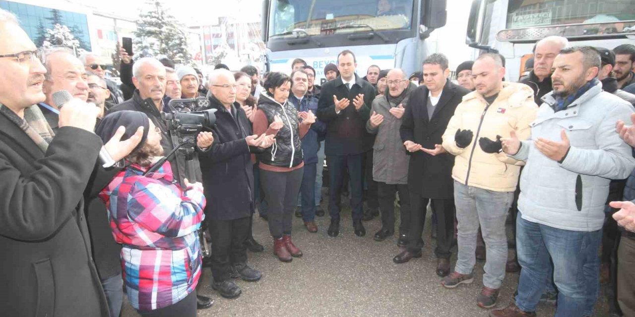 Beyşehir’den Hatay’a 6 tır dolusu yardım malzemesi ve 2 otobüs gönüllü dualarla yola çıktı