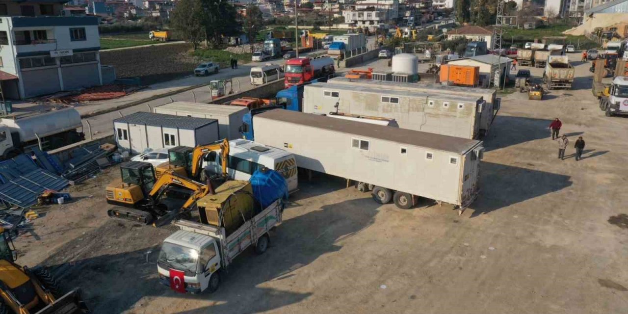 Konya Büyükşehir deprem bölgesinde araç şantiyesi kurdu