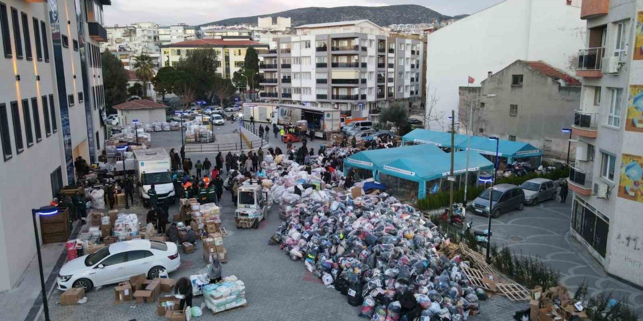 Kuşadası Belediyesi’nden afet bölgesine yardım koridoru