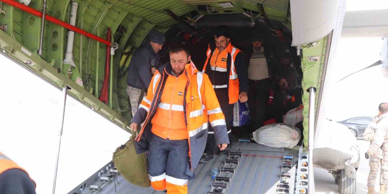 Hatay’da görevini tamamlayan ilk büyükşehir ekibi Konya’ya döndü