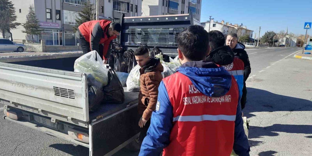 Sosyal Yardımlaşma Vakfı Aksaray’da depremzedelerin ihtiyaçlarını karşılıyor