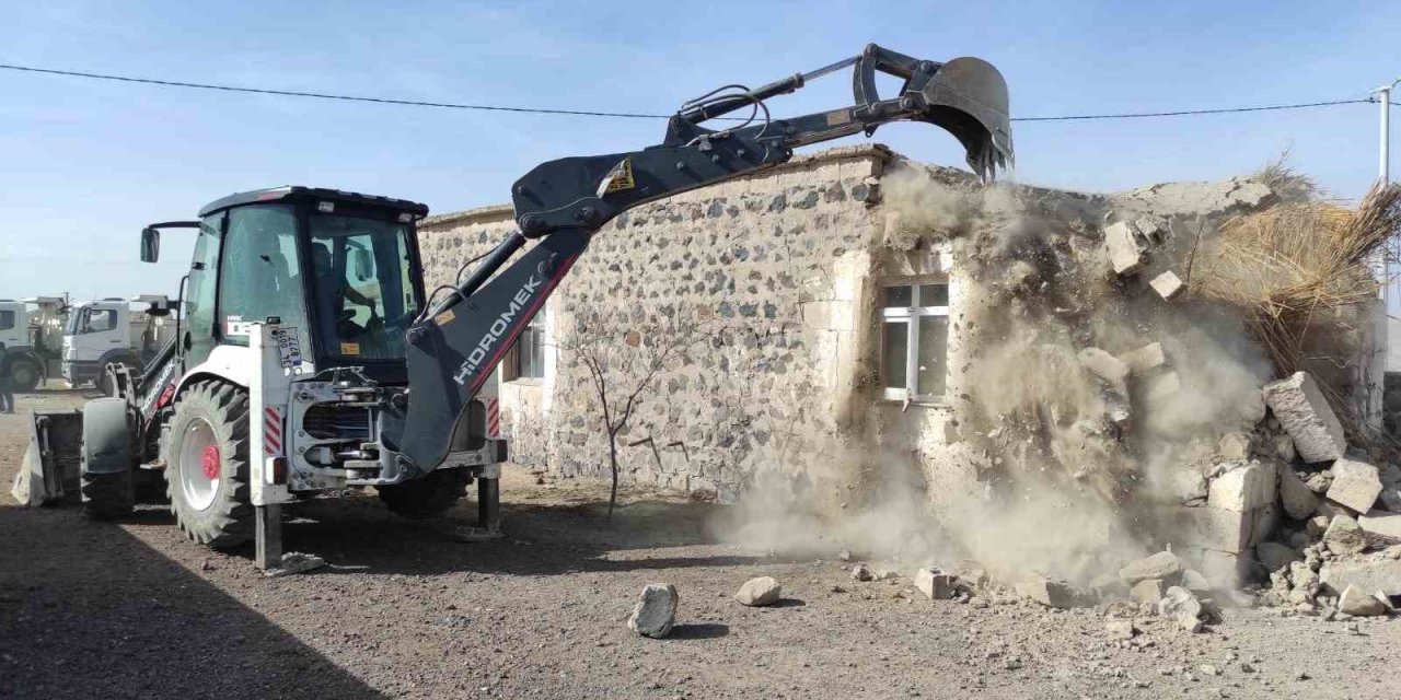 Ereğli Belediyesi depremde hasar gören evi yıkıp yenisini yapacak