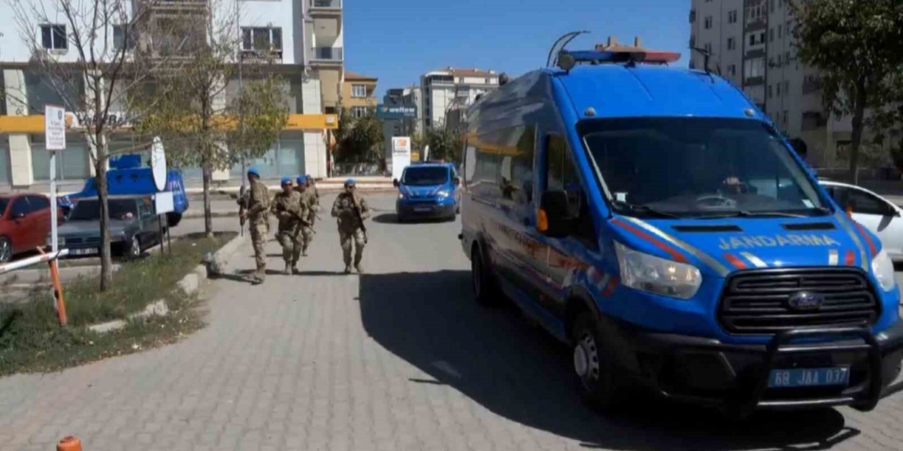 Aksaray’da jandarma 1 ayda 314 aranan şahsı yakaladı