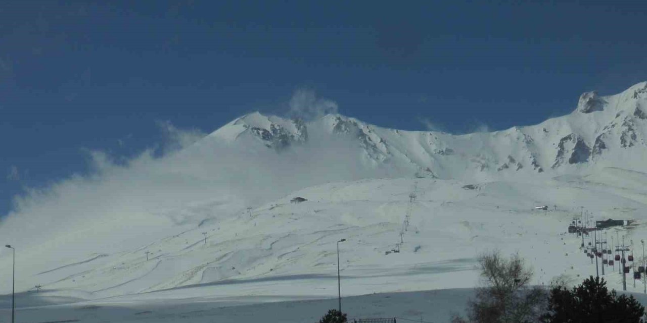 Erciyes’te sezon tüm hızıyla devam ediyor