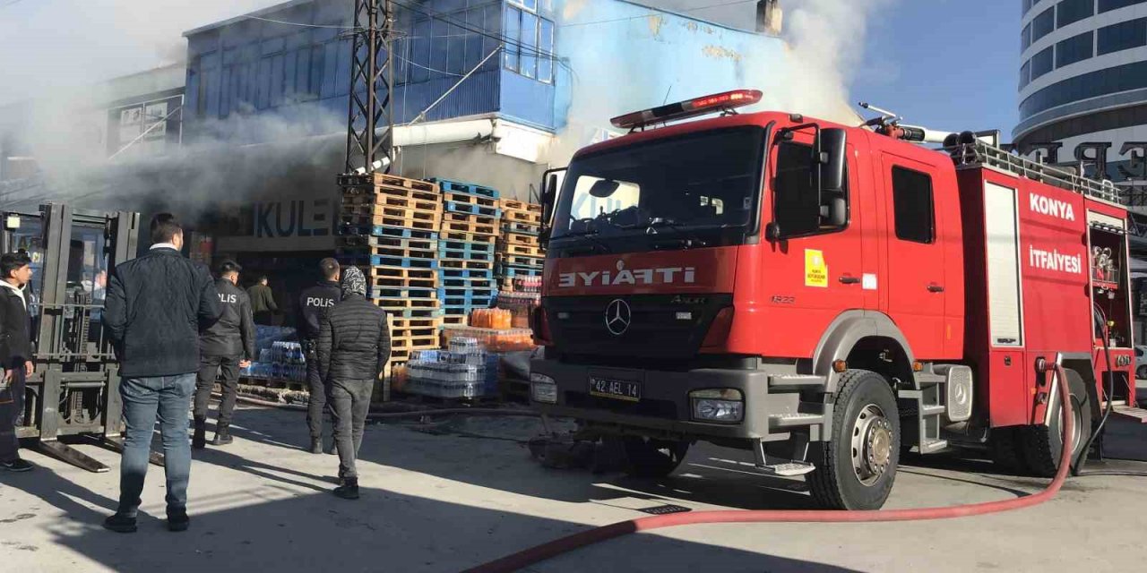 İş yerinde çıkan yangın büyümeden söndürüldü