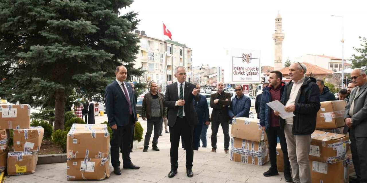 Seydişehir’de ihtiyaç sahibi öğrencilere bayram hediyesi