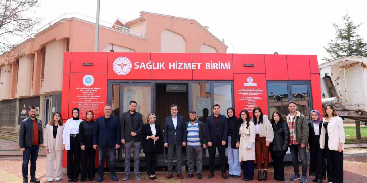 NEÜ öğrencilerinin tasarladığı sağlık kabini Hatay’a gönderildi