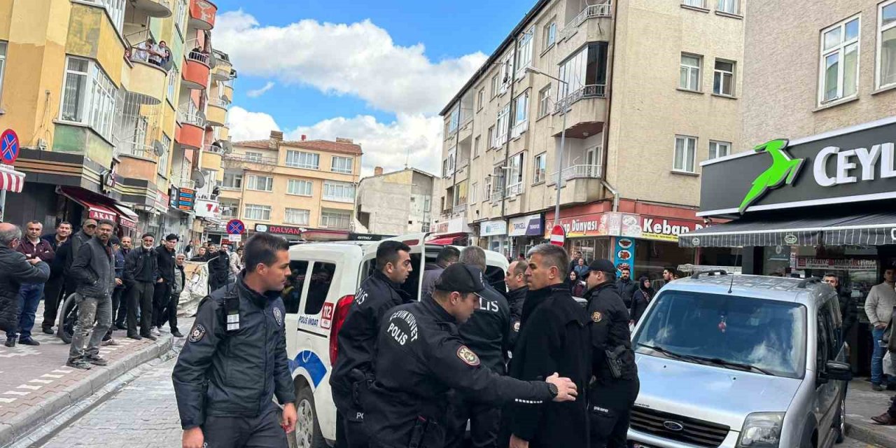 İhalede yumruklar konuştu: 2 yaralı, 3 gözaltı