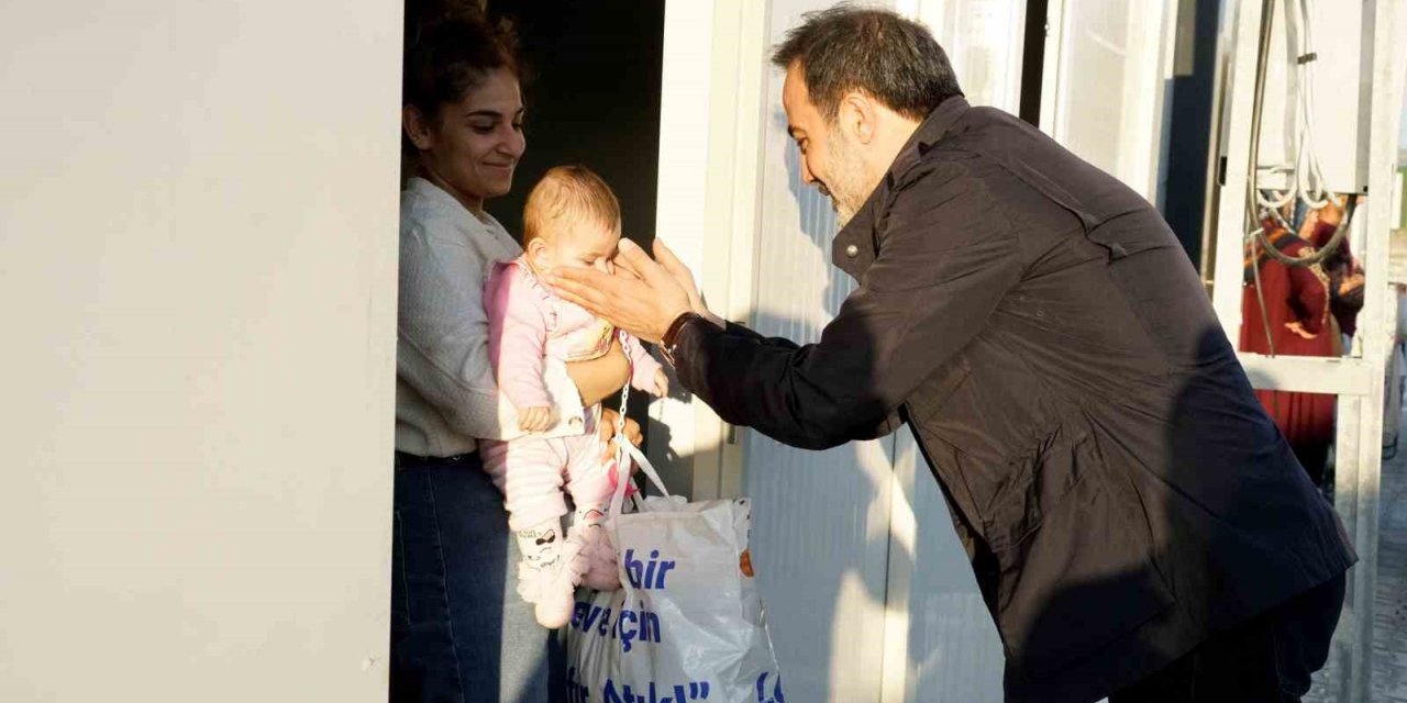 Konya Konteyner Kentte bayram öncesi çocuklar ve aileler unutulmadı