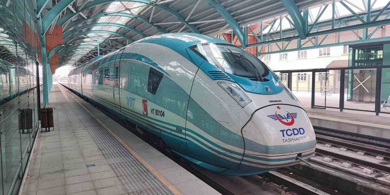 Yüksek hızlı tren Sivaslıları heyecanlandırdı