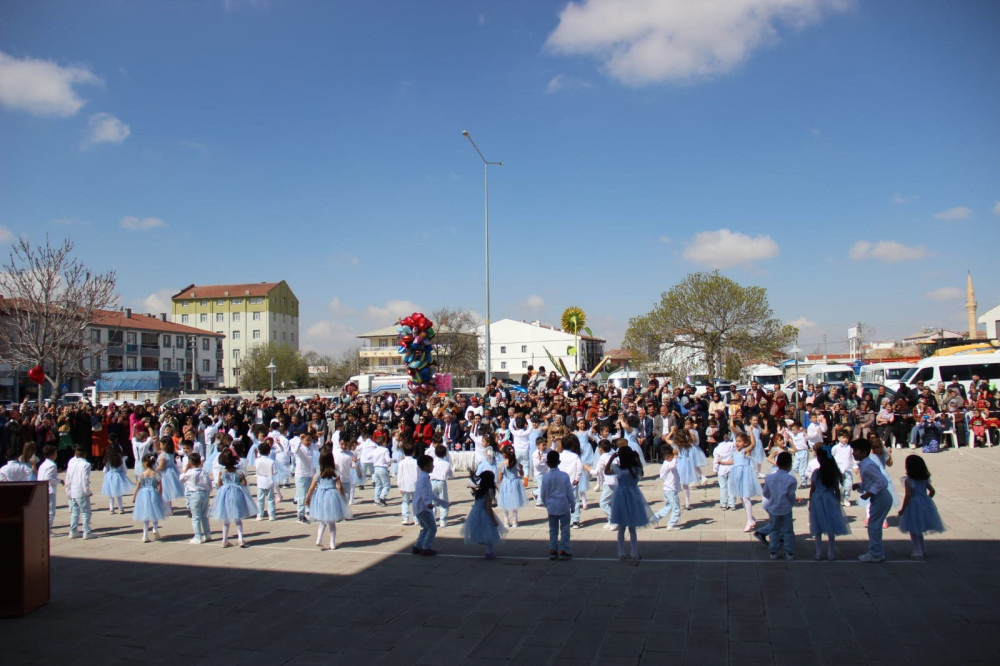 Eskil'de 23 Nisan Coşkusu