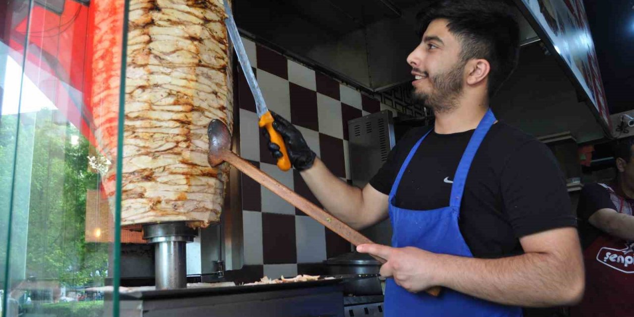 Fiyat artışlarına rağmen dönerin müşterisi azalmadı