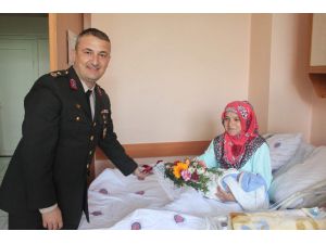 Ereğli’de Jandarma’dan Annelere Anlamlı Ziyaret