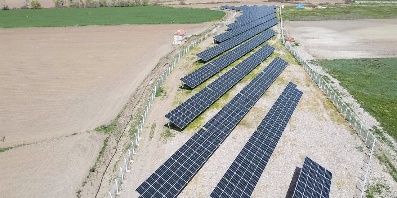 İlçenin elektrik ihtiyacını karşılıyor, belediyenin kasası doluyor