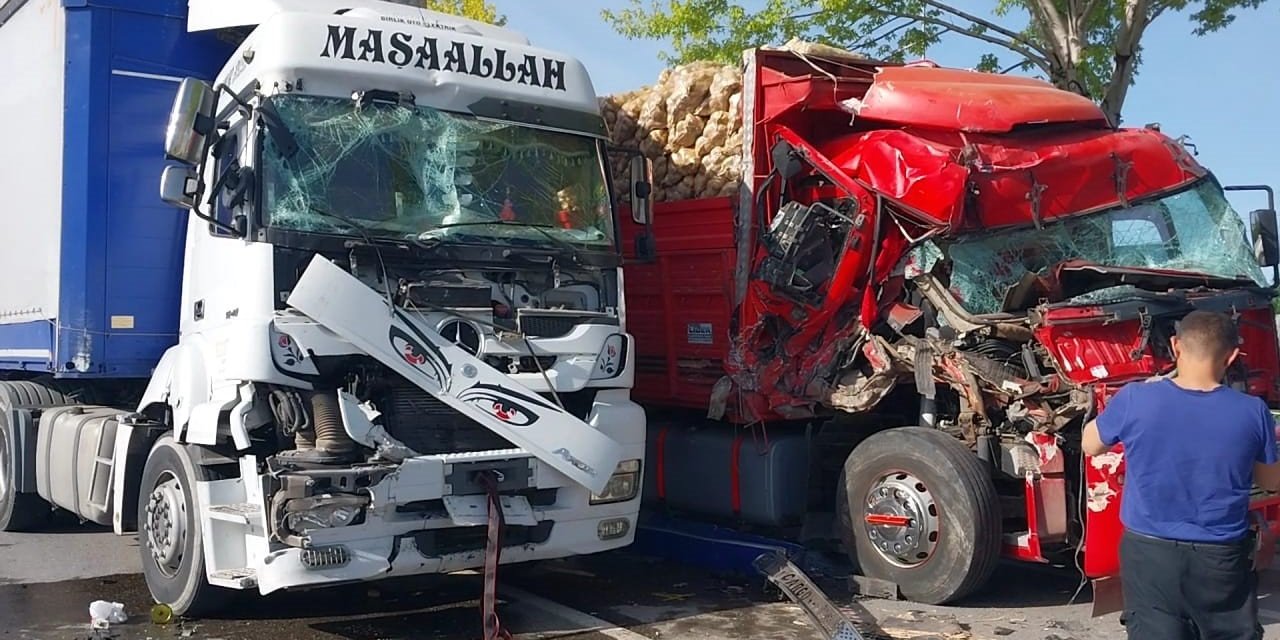 Konya’da 3 araçlı zincirleme kaza