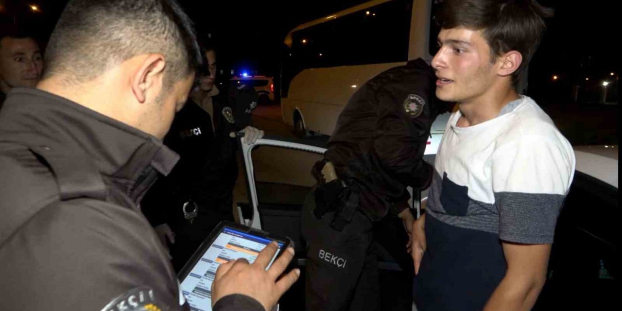 Annesi doğum yapacak sürücünün heyecanı polisleri korkuttu