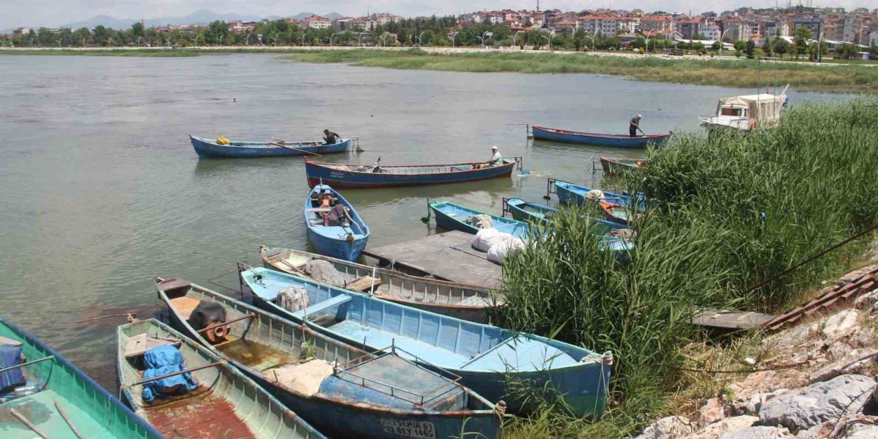 Beyşehir Gölü’nde balık avı sezonunu açıldı