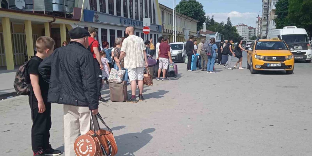 Eskişehir Tren Garı’nda bayram tatili hareketliliği