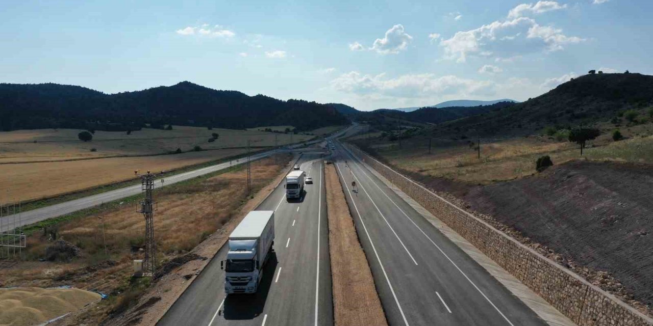 Ankara-Nallıhan bölünmüş kara yolunun bir kısmı trafiğe açıldı