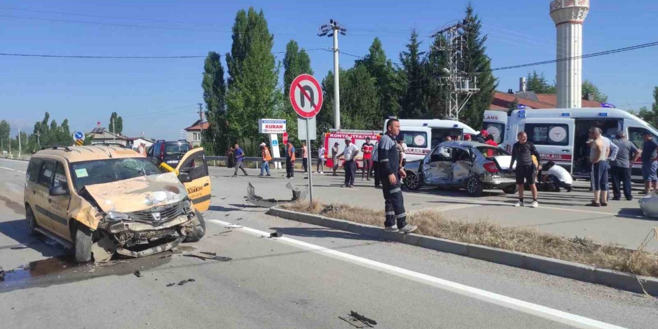 Konya’da hafif ticari araçla otomobil çarpıştı: 1 ölü, 1 yaralı