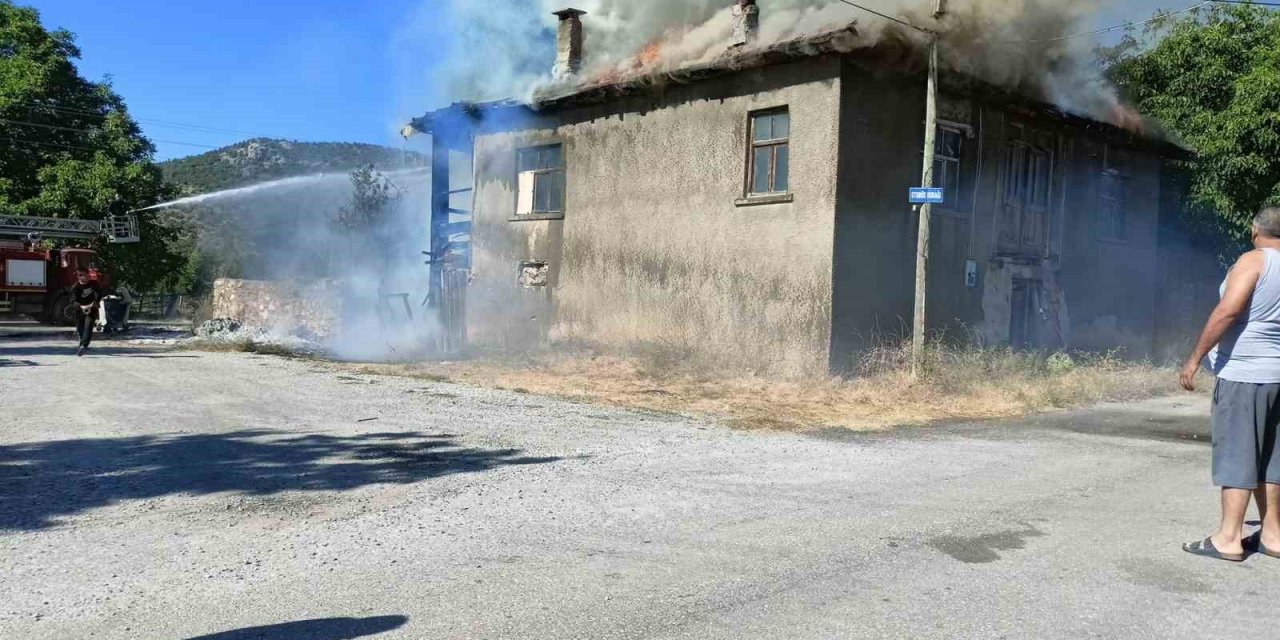 Müstakil evde çıkan yangın söndürüldü