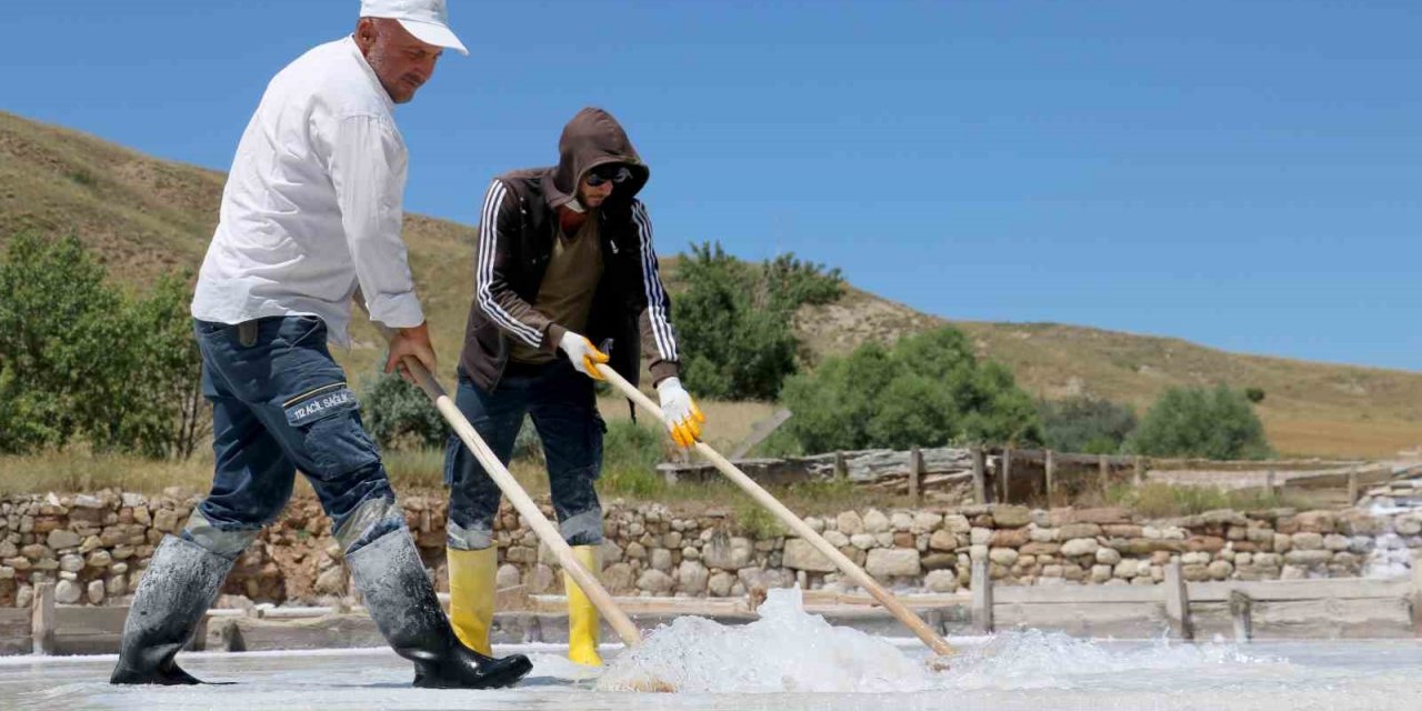 Yağmur yağışları tuz hasadının düşüşüne neden oldu