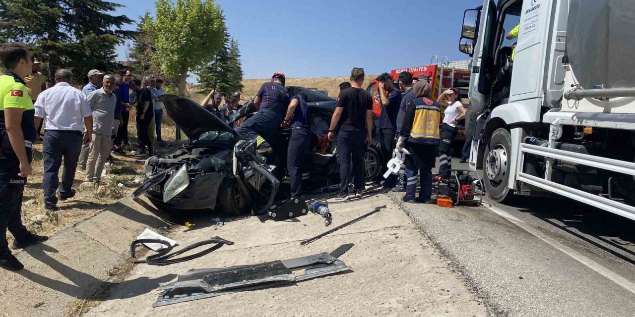 Cenaze dönüş yolunda kaza: 1 ölü, 3 yaralı