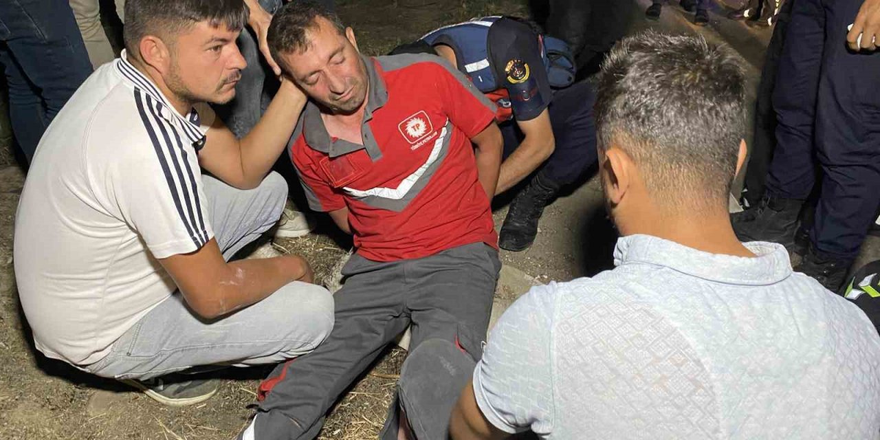 Alkollü sürücü önce polis aracında, sonra refüjde uyudu