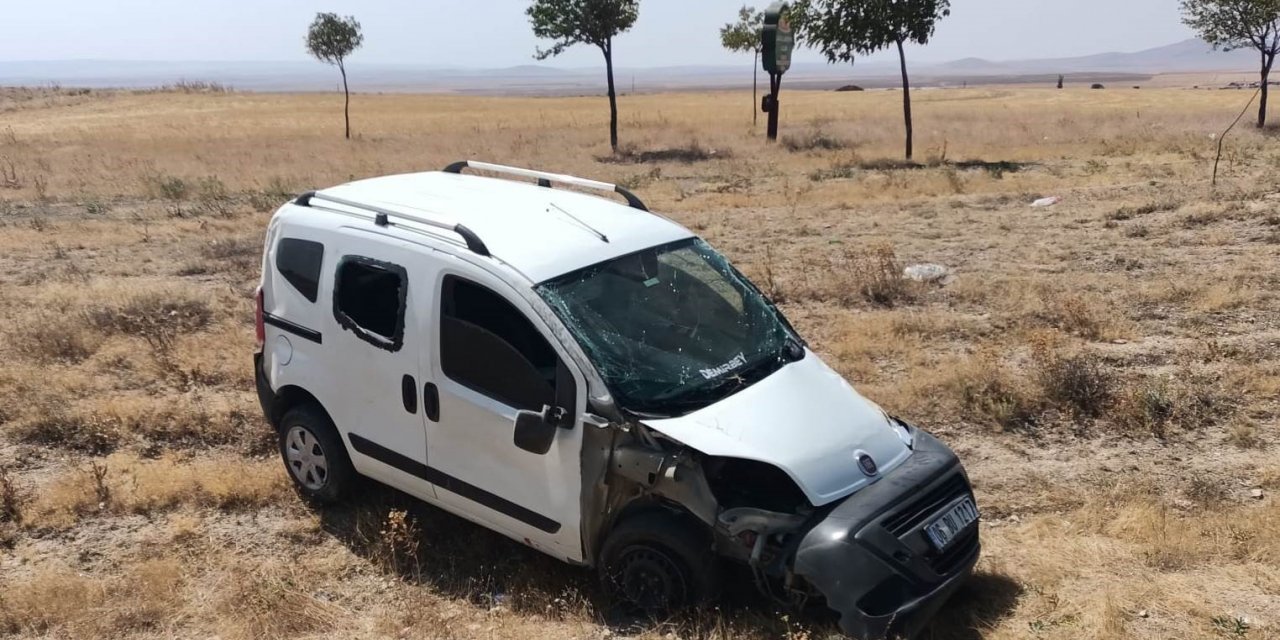 Kontrolden çıkan hafif ticari araç takla attı: 1 yaralı